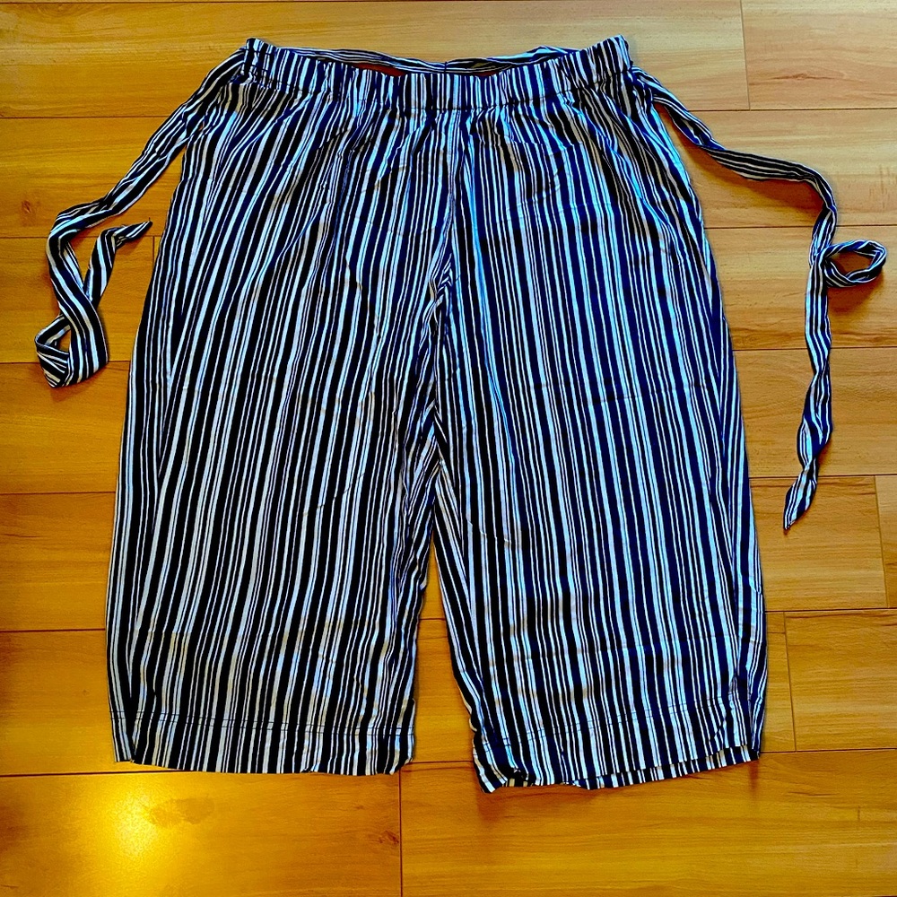 Terra & Sky Navy and White Cropped Wide Leg Pants slide-on Stripes Tie Belt 1X - Picture 2 of 9